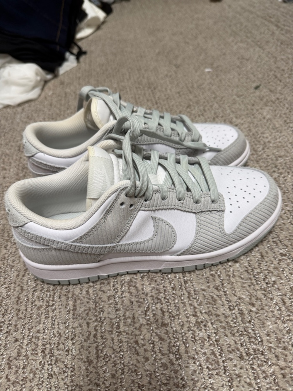 Nike Low-Top Sneakers in White and Light Gray